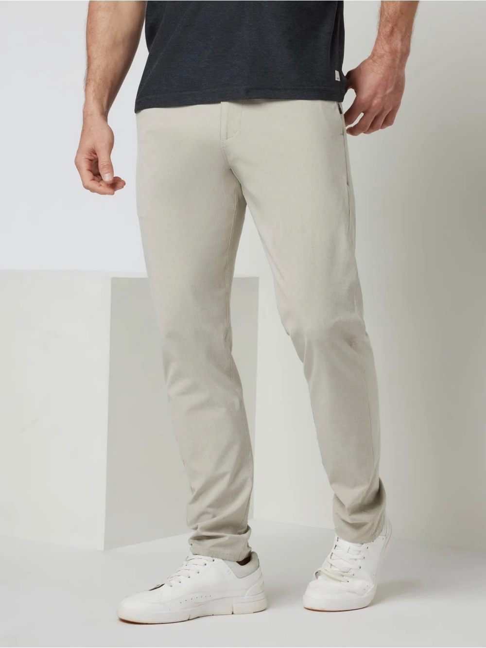 Vuori Men’s Aim Pants in Khaki Size 34 x 32”